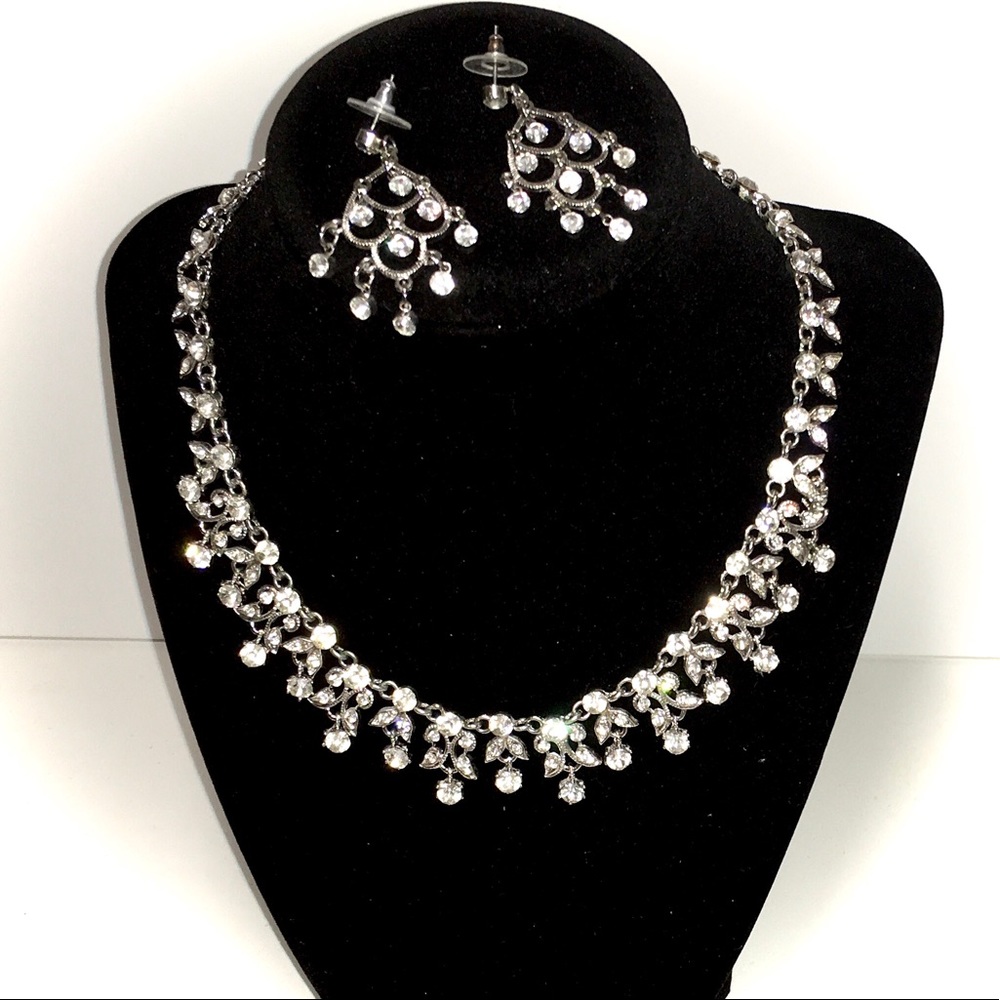 Crystal choker & dangle earring set